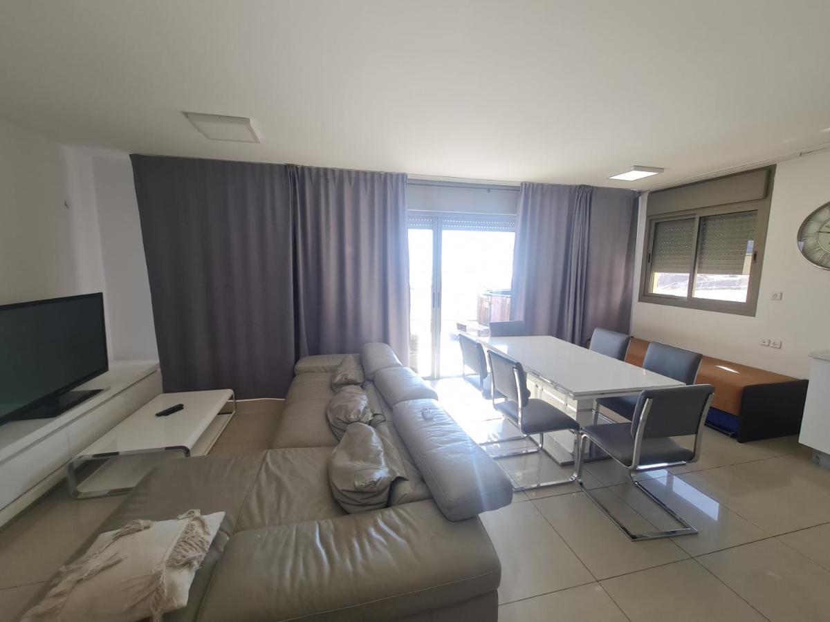 Apartment Luxury Exclusive Top Class Near The Sea With Pool